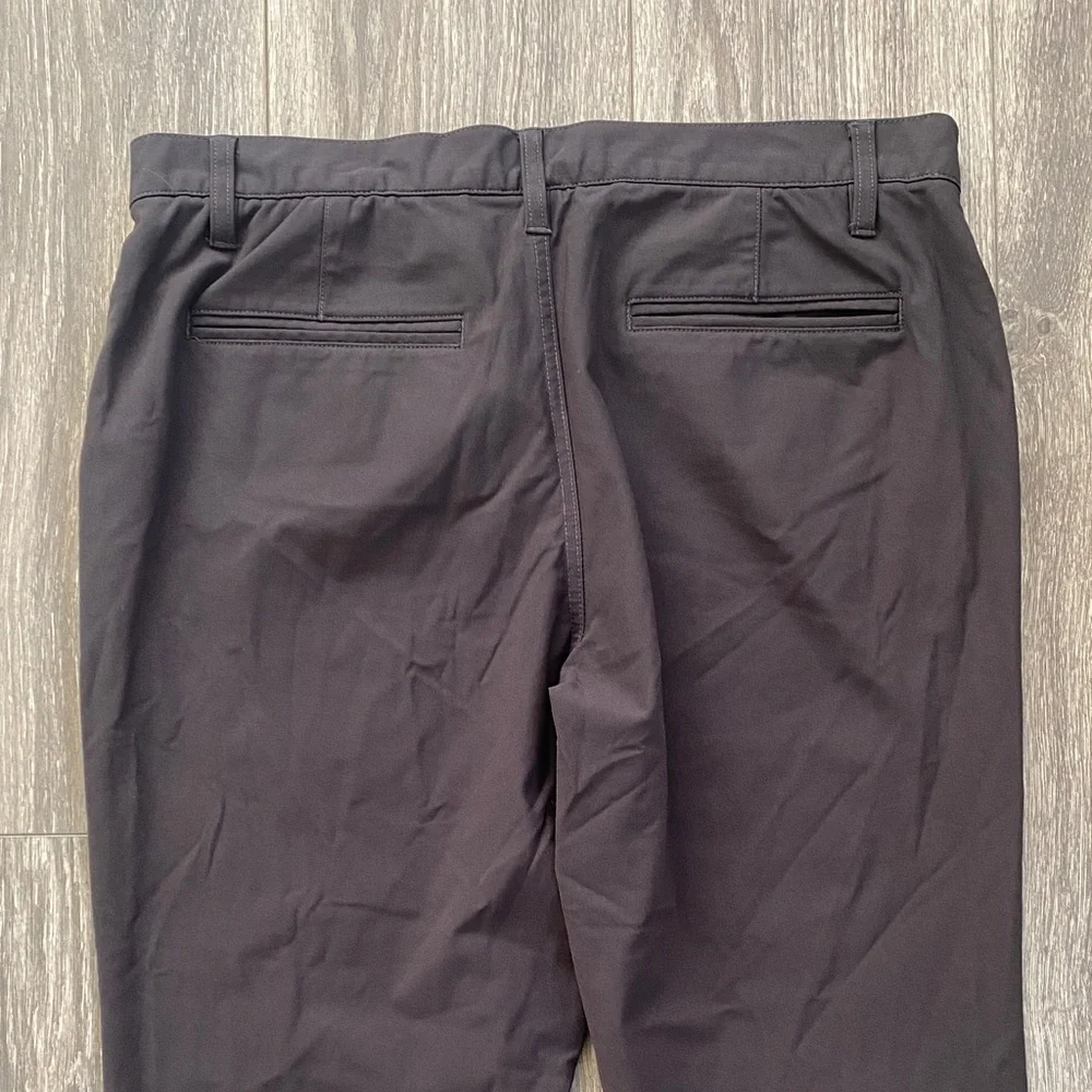 Banana Republic color dark